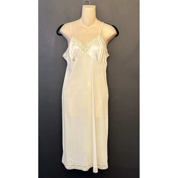 Vintage Satin/Nylon ? Ivory Slip Nightgown Lingerie Small/ Medium Women’s C3 - Picture 1 of 9